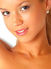 Marina belle fille de 18 balais - 12 photos